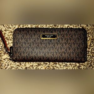MK wallet *NWOT